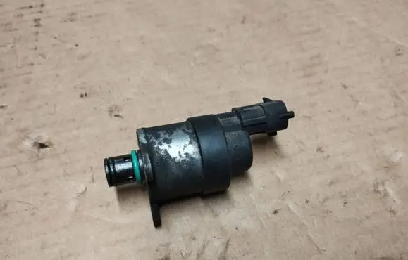Chrysler Voyager Fuel pressure regulator 