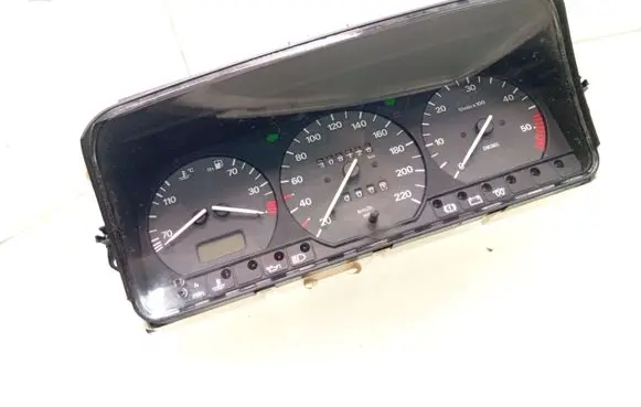 Volkswagen PASSAT B4 Speedometer (instrument cluster) 3A0919033C