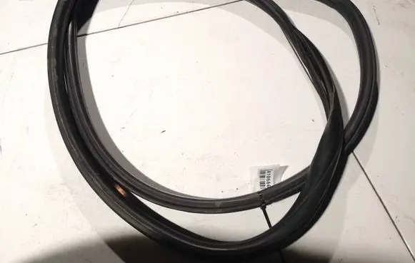 Honda Accord Rubber seal front coupe door 