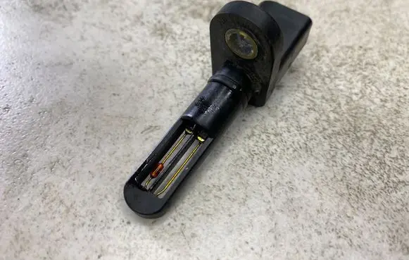 Audi A4 S4 B7 8E 8H Intake air temperature sensor 06B905379D