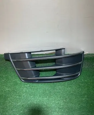 Audi Q7 4M Front bumper lower grill 4M0807682D