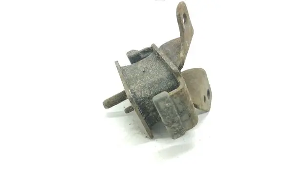 KIA Sorento Engine mount bracket