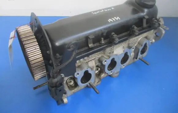Volkswagen Golf IV Engine head 06B103373J