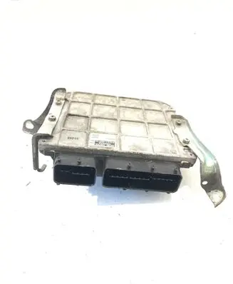 Toyota Avensis T270 Engine control unit/module 8966105F20 MB2759004733