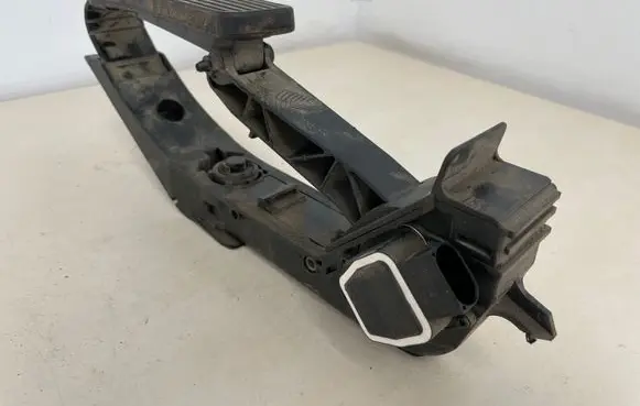 Mercedes-Benz S W221 Accelerator throttle pedal A2203000104