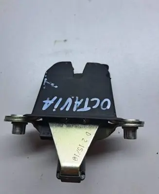 Skoda Octavia Mk2 (1Z) Tailgate/trunk/boot lock/catch/latch 1Z5827501D