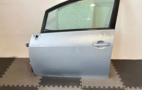 Toyota Auris 150 Front door 