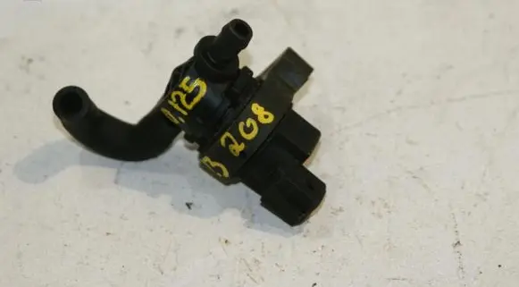 Mercedes-Benz Vito Viano W638 Electromagnetic valve A0004701593 0004701593