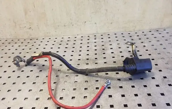 Volkswagen Eos Positive cable (battery)