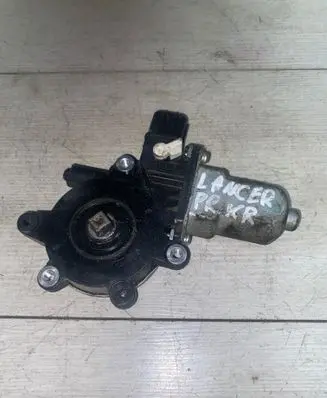 Mitsubishi Lancer Front door window regulator motor Mr991 831