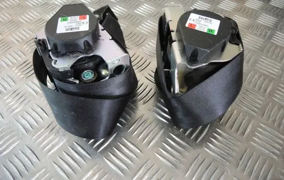 Volvo XC60 Seat belt trim PAS10