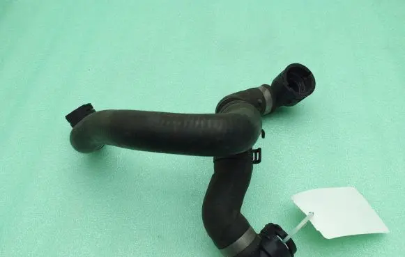 Mercedes-Benz GLC X253 C253 Engine coolant pipe/hose A2535018382