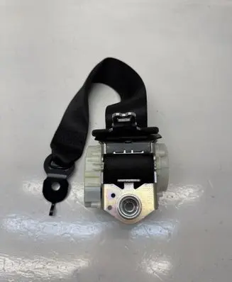 Middle seatbelt (rear)