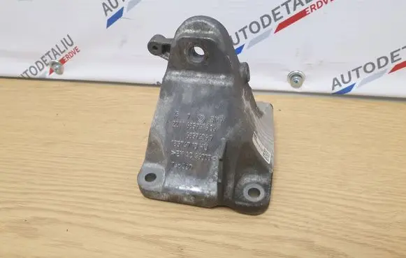 BMW 2 F22 F23 Engine mounting bracket 6859416 22116859416