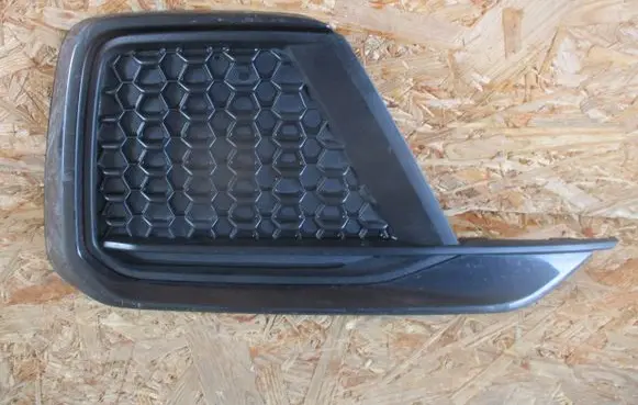 Audi A1 Front bumper lower grill 82A807682E