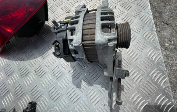 KIA Rio Generator/alternator 2614287 3730003350