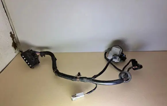 Lexus IS 220D-250-350 Headlight/headlamp wiring loom/harness 