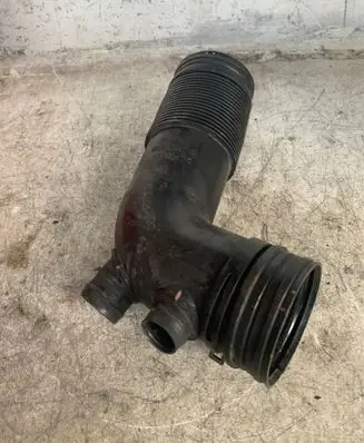 Volkswagen Jetta VI Air intake duct part 07k129684a