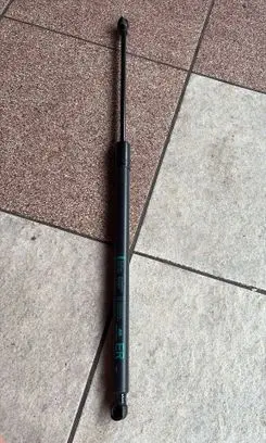Mitsubishi Outlander Tailgate strut 5802A782