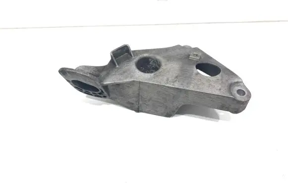 BMW 5 E60 E61 Engine mounting bracket 6777053 13807410 ENAC46000