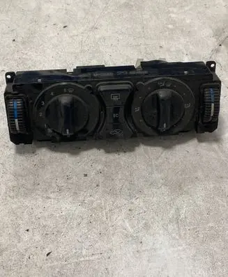 Mercedes-Benz CLK A208 C208 Interior fan control switch 208302985