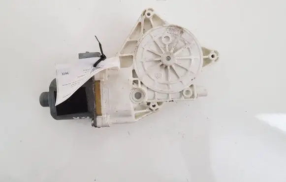 Nissan Micra Front door window regulator motor 0130822202
