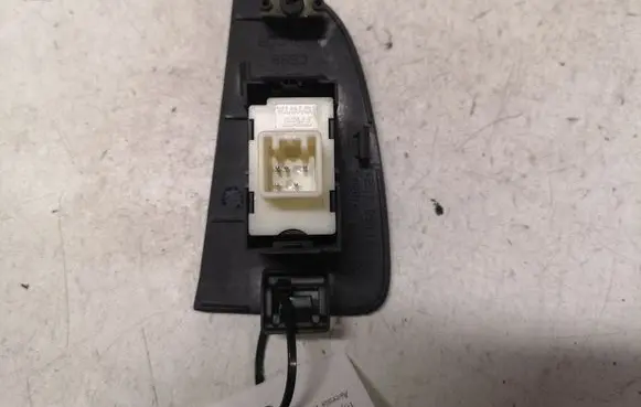 Toyota Avensis T250 Electric window control switch 7423105140 8653