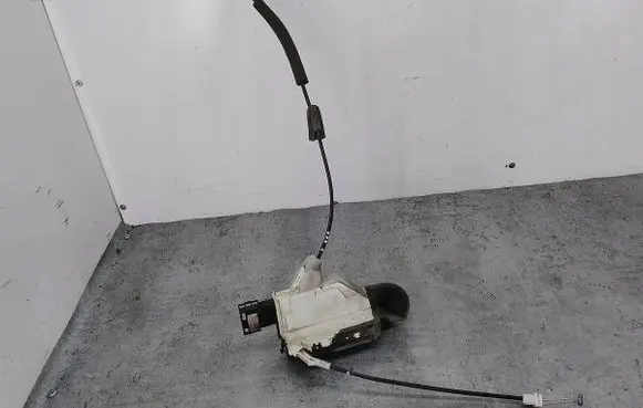 Citroen C3 Front door lock 732306