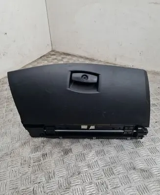 BMW 5 E60 E61 Glove box 7034080