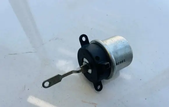 Ford Mondeo MK I Valve vacuum 