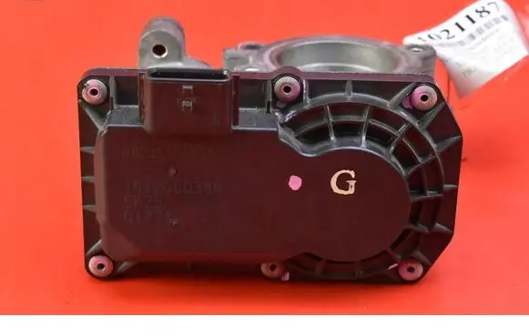 Nissan Pulsar Throttle body valve H8201171233