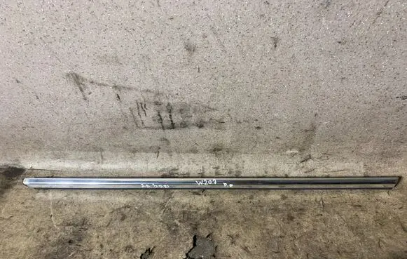 Mercedes-Benz E C207 W207 Front door glass trim molding A2077200400