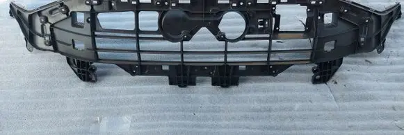 Audi e-tron Front bumper upper radiator grill 4KE807233