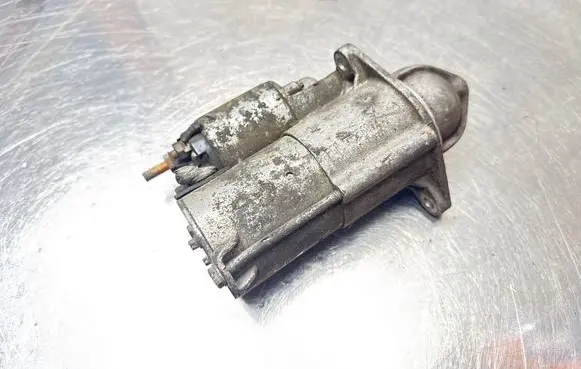 Opel Zafira B Starter motor 55556092
