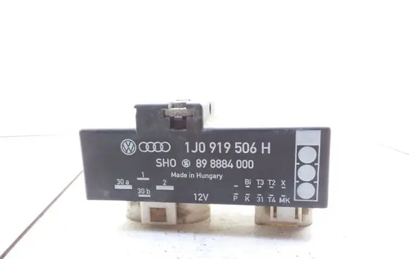 Volkswagen Golf IV Coolant fan relay 1J0919506H 898884000
