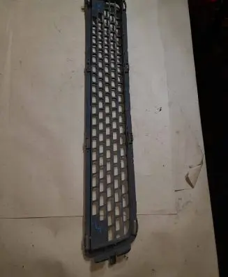 Volvo V70 Front bumper lower grill 30763113 30678636