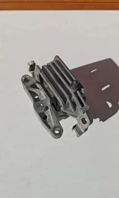 BMW 1 F40 Engine mounting bracket 8835572