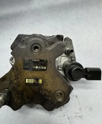 BMW X3 E83 Fuel injection high pressure pump 7798333