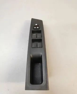 Toyota Yaris Electric window control switch