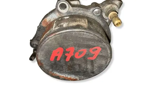 Opel Zafira B Vacuum pump 55187760