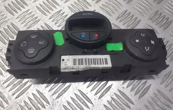 Renault Megane II Interior fan control switch 8200070752