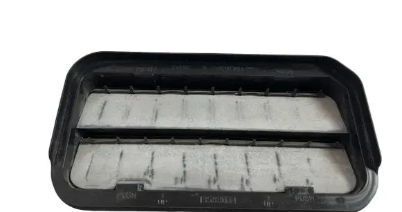Quarter panel pressure vent