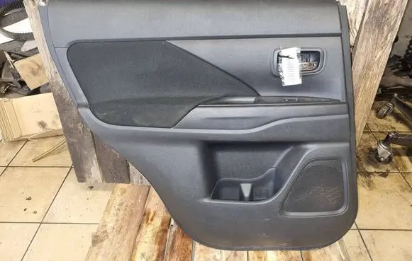 Mitsubishi Outlander Coupe rear side trim panel 