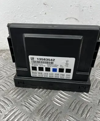 Opel Insignia A Comfort/convenience module 13583542