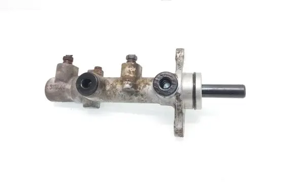 Master brake cylinder