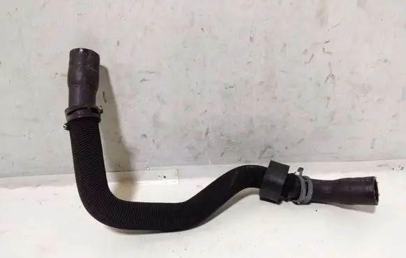 Volkswagen PASSAT B8 Engine coolant pipe/hose 3Q0122073