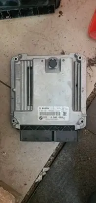 BMW 5 F10 F11 Engine control unit/module 8585629 1034579715