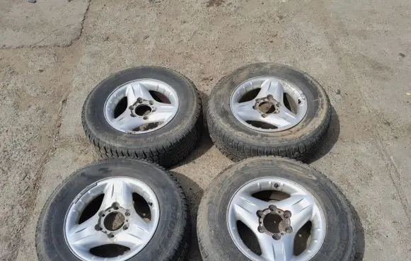 R16 alloy rim