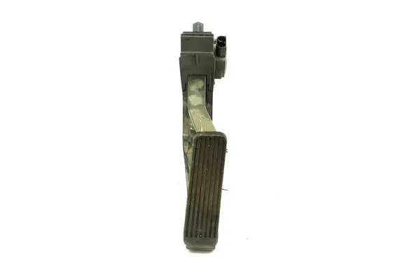 Mercedes-Benz E W211 Accelerator throttle pedal A2113000504