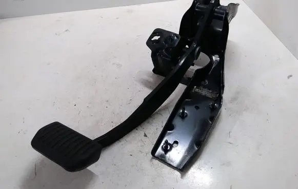Land Rover Evoque I Brake pedal BJ322D094CB
